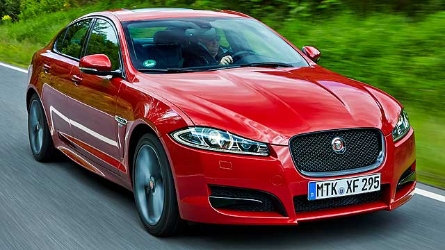 Jaguar_XF_R-Sport_Action_015