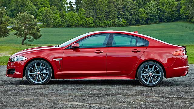 Jaguar_XF_R-Sport_Statics_013