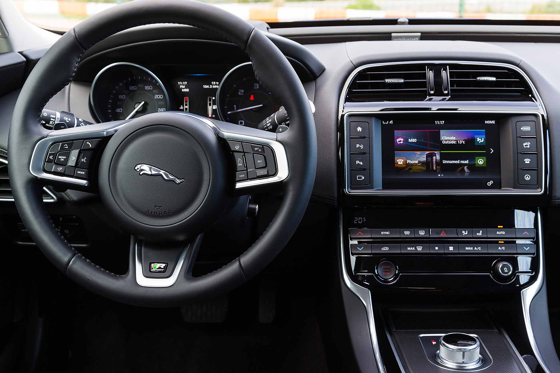 Jaguar XE 2015 prototype
