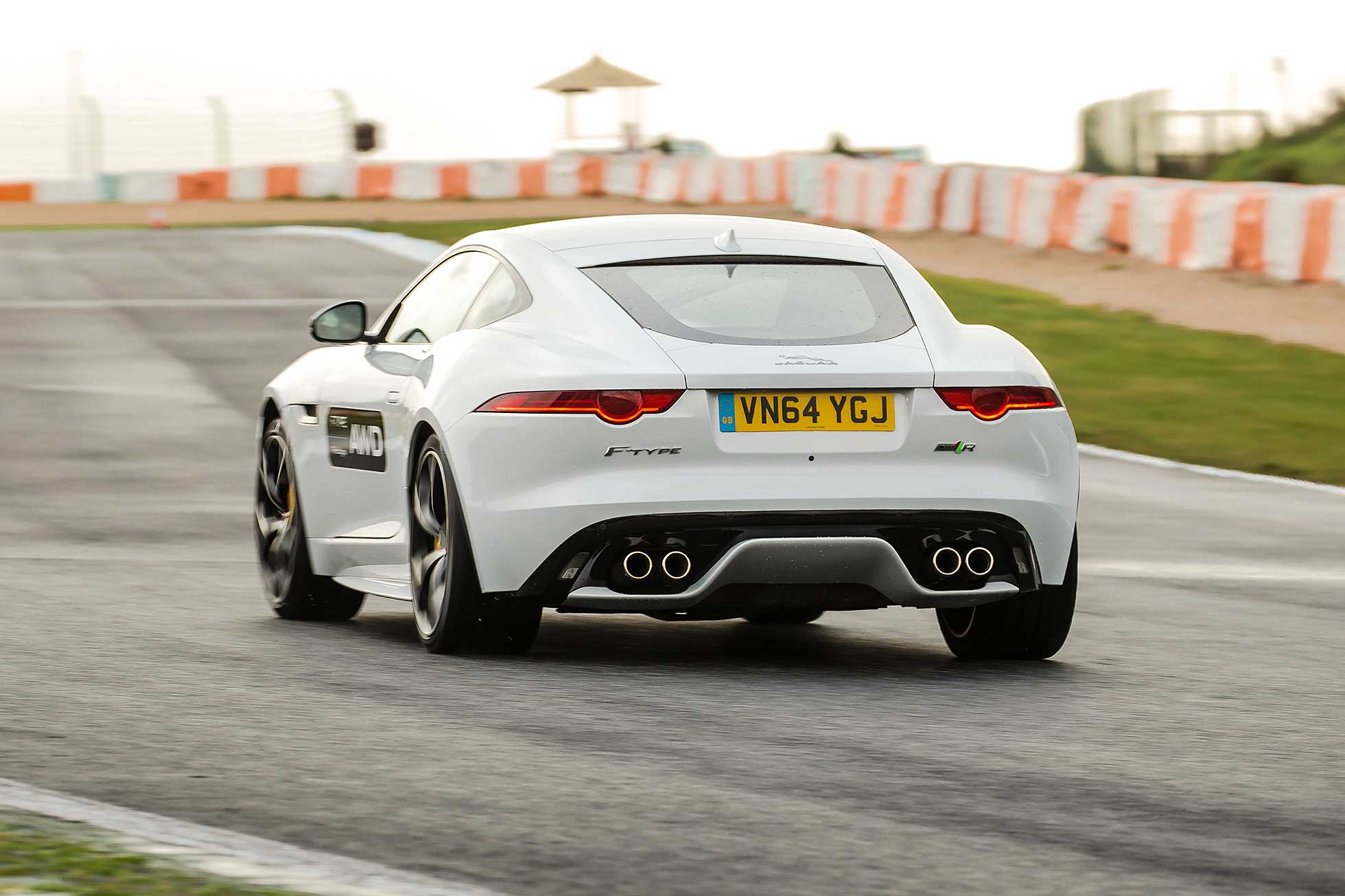 Jaguar F-Type AWD