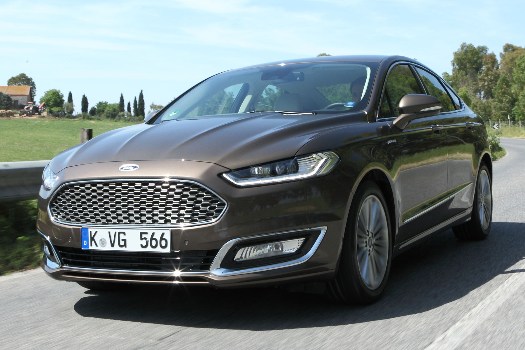 2_Mondeo_Vignale