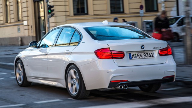 BMW 330e