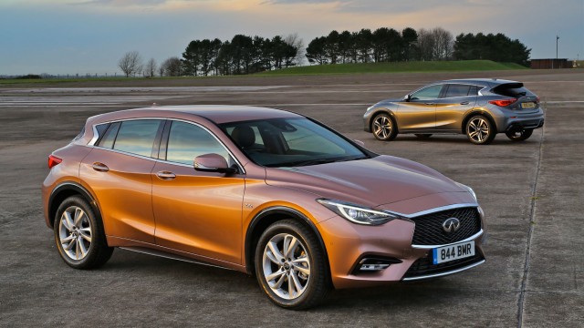 Infiniti Q30