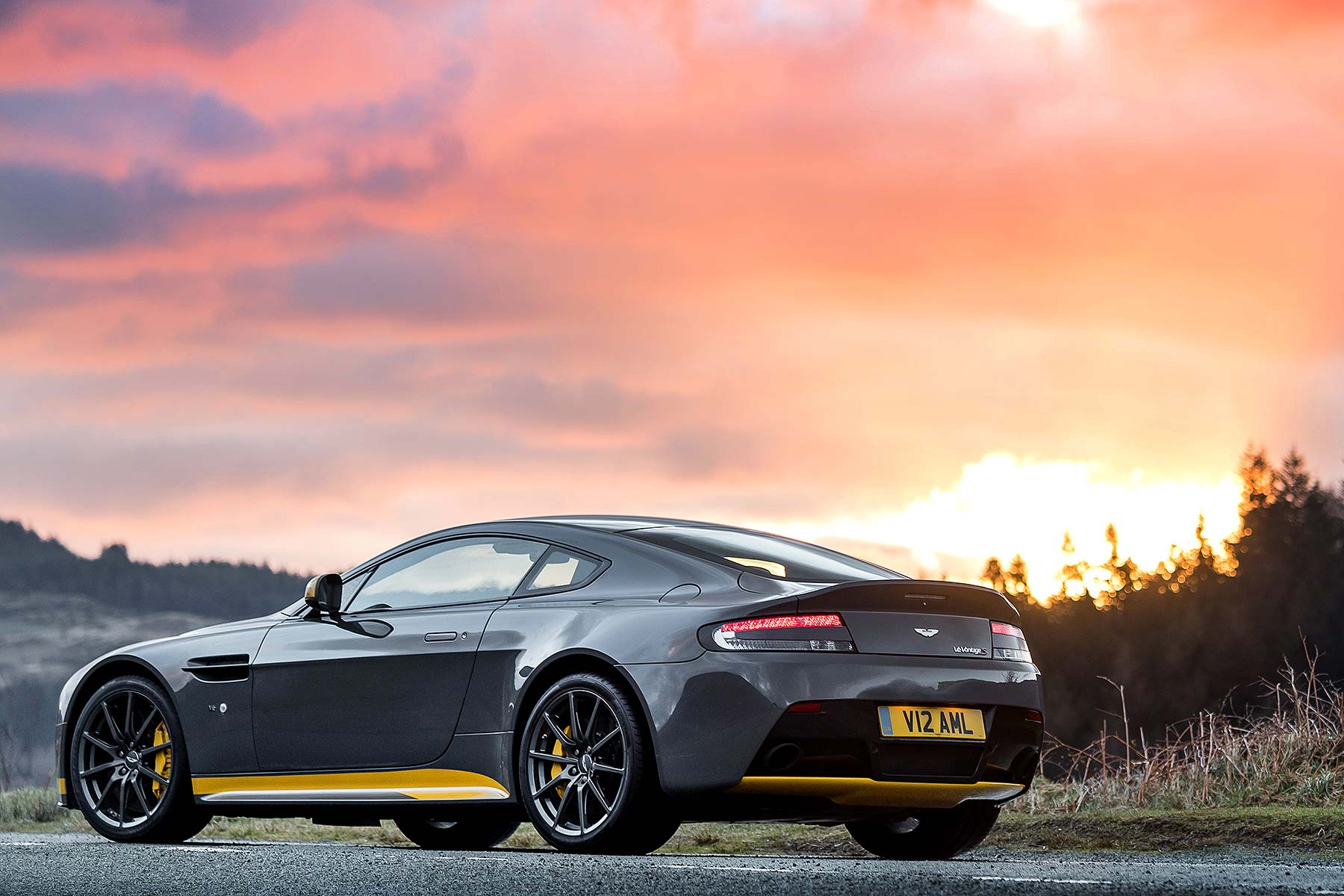 2016 Aston Martin V12 Vantage S 7-speed manual
