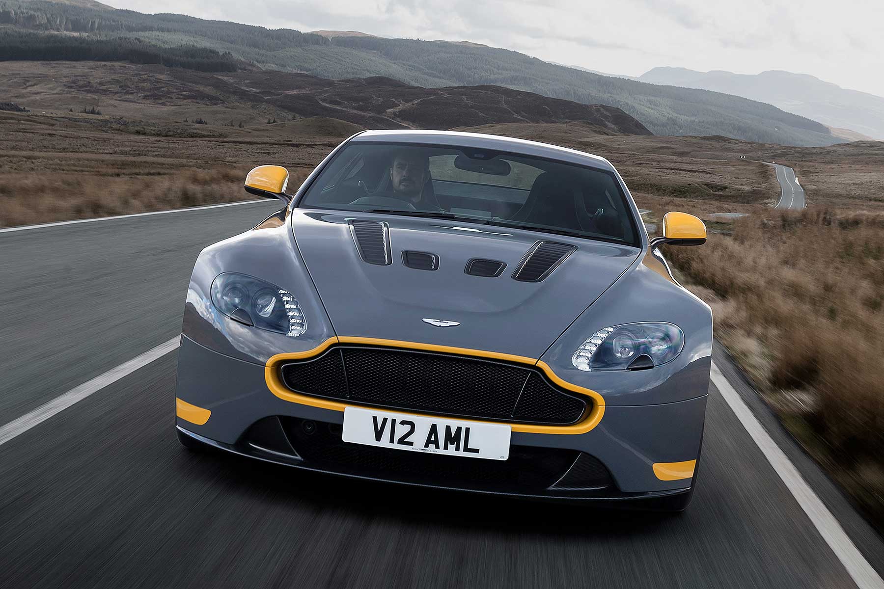 2016 Aston Martin V12 Vantage S 7-speed manual