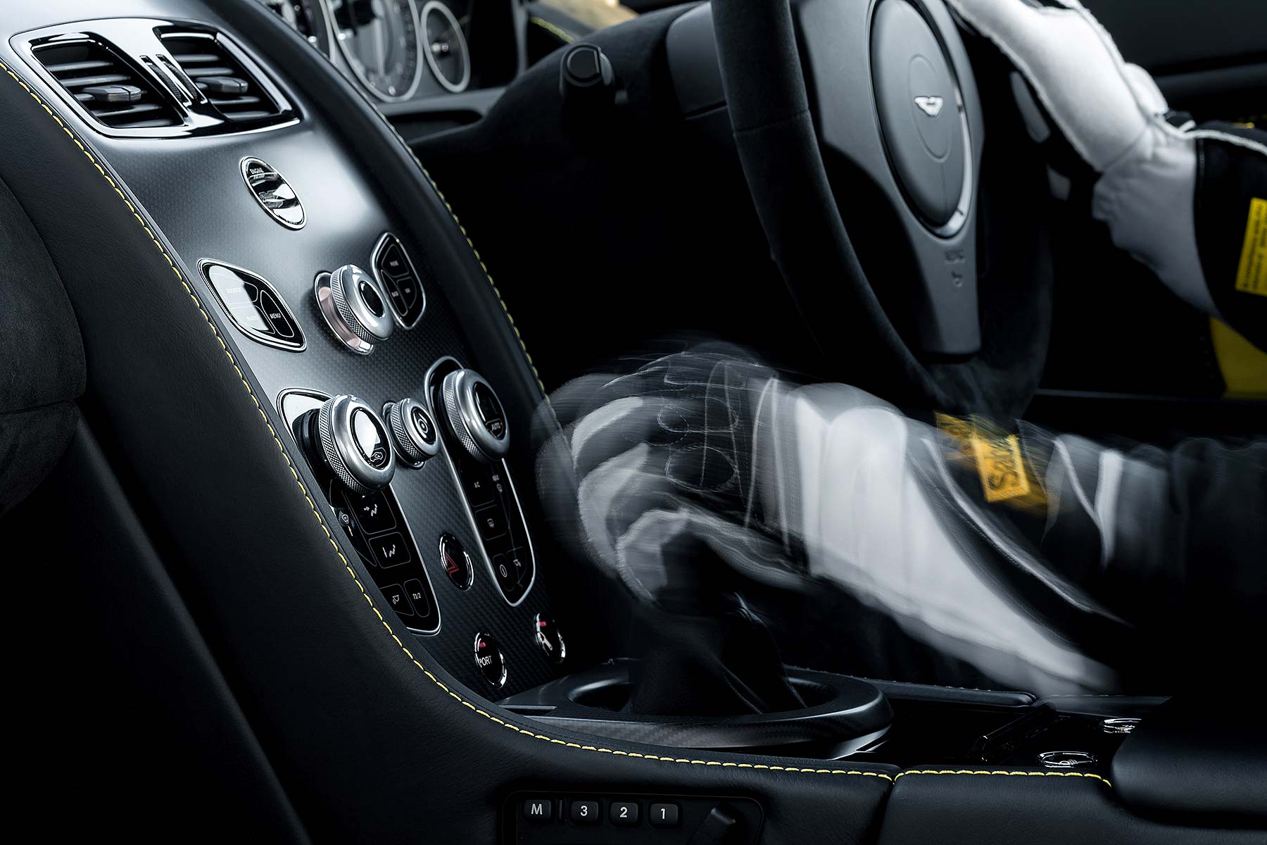 2016 Aston Martin V12 Vantage S 7-speed manual