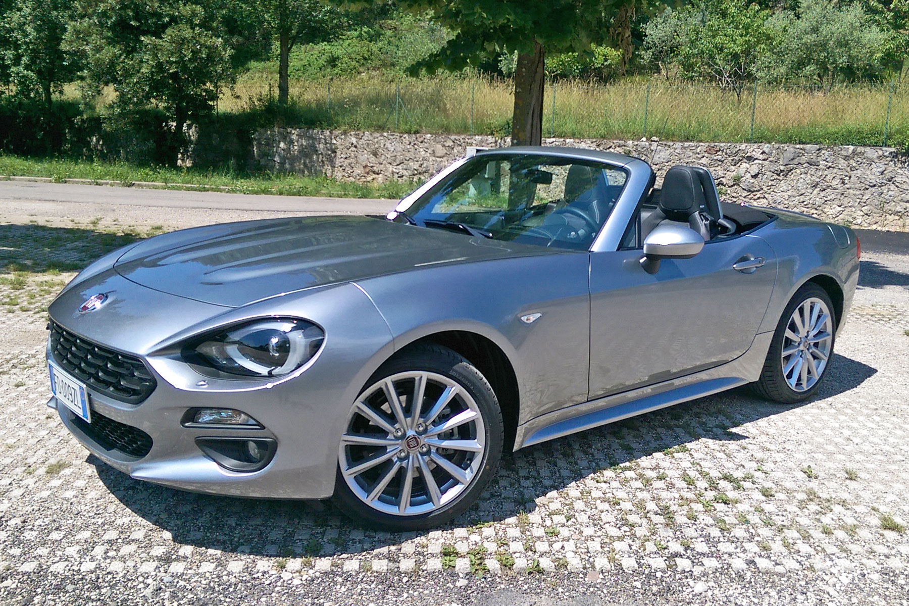 2016 Fiat 124 review: it's a more refined Mazda MX-5