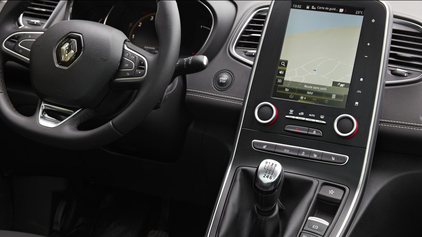 It’s got a neat 8.7-inch infotainment screen