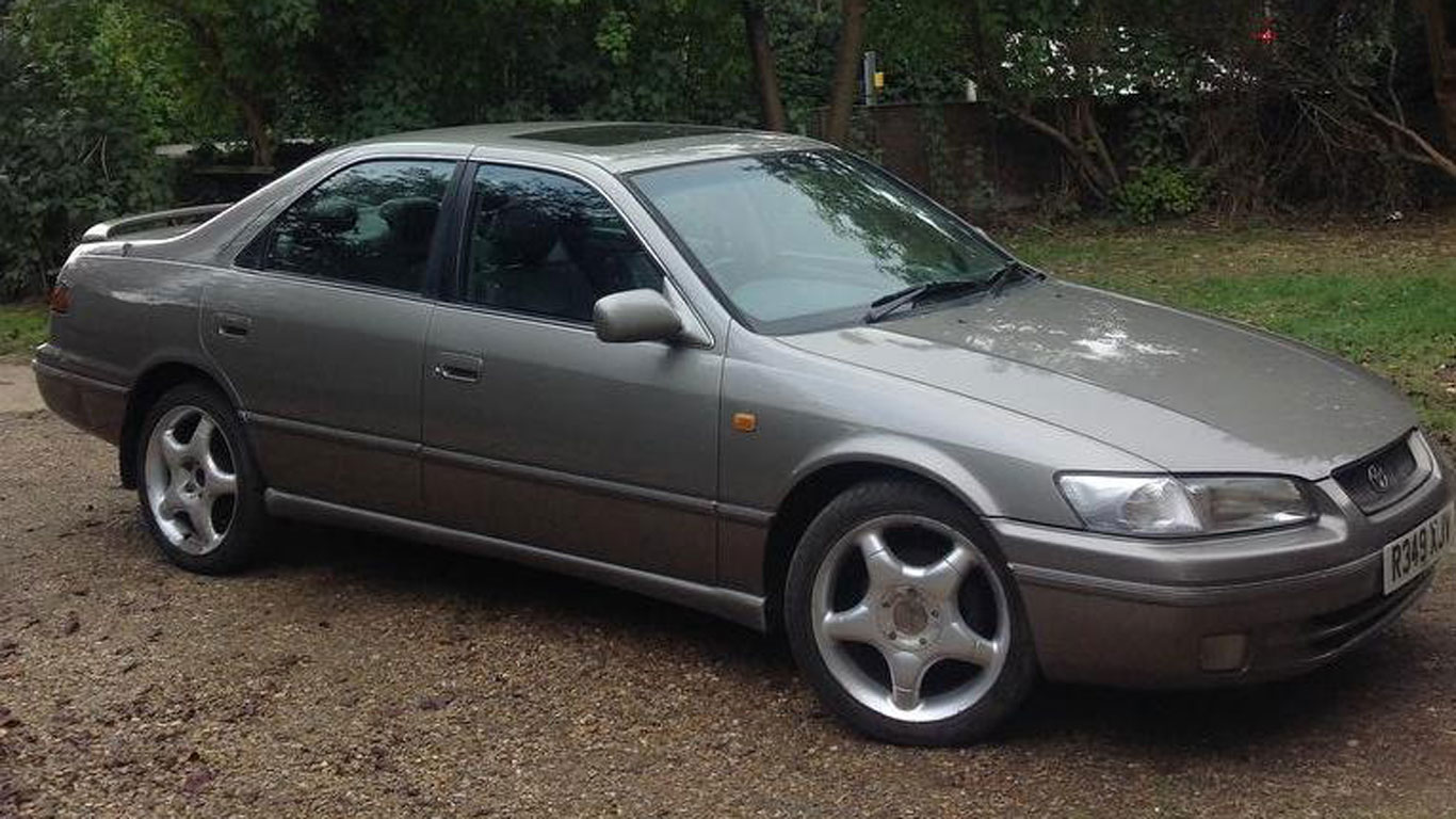 Toyota Camry: £800