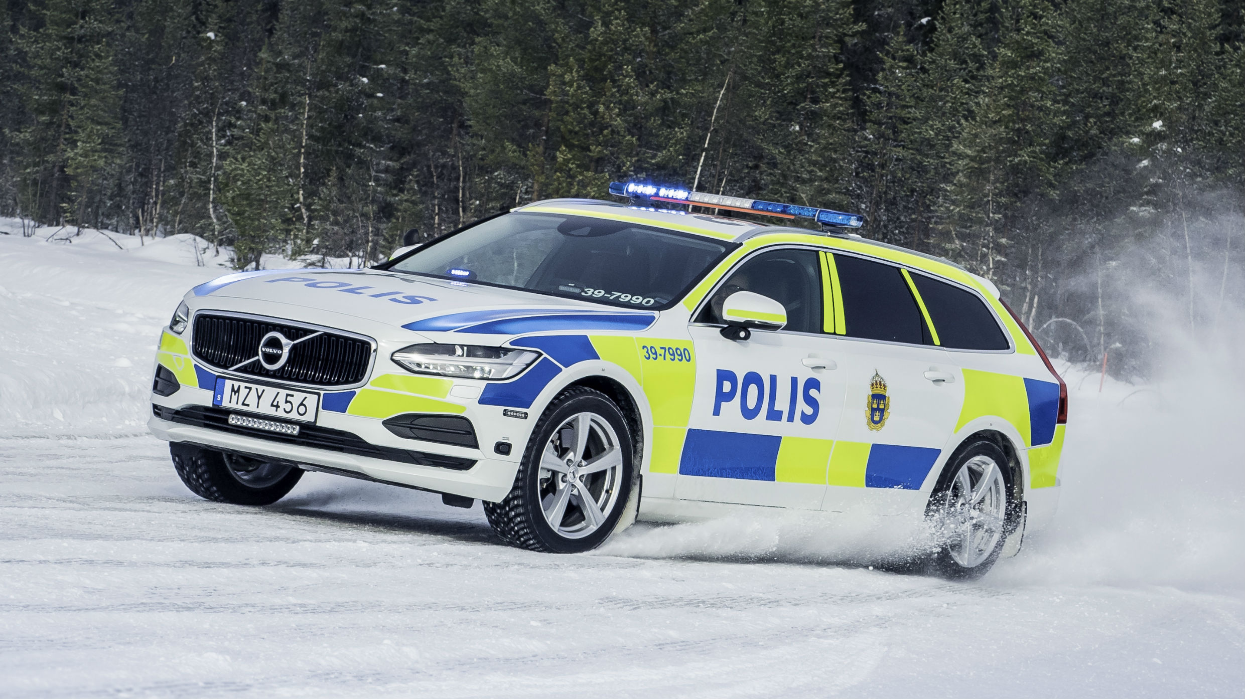 Volvo V90 police car