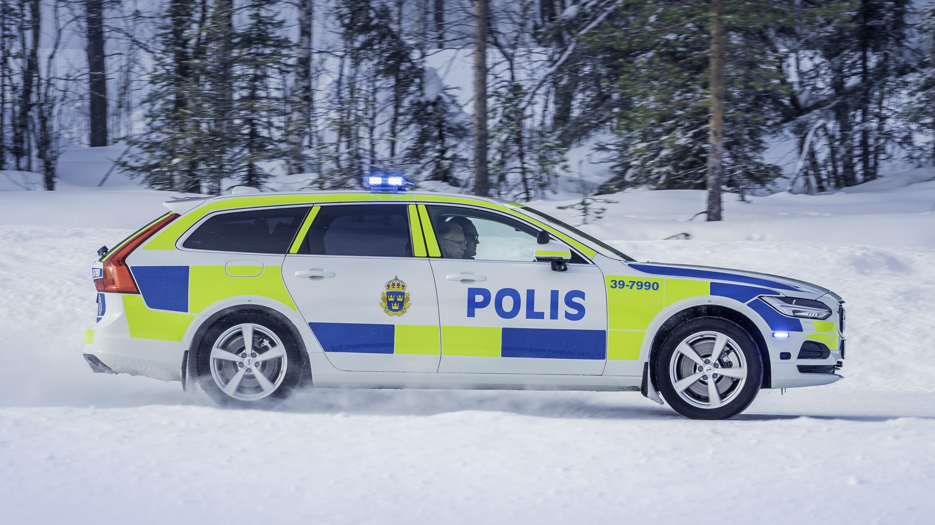 Volvo V90 police car