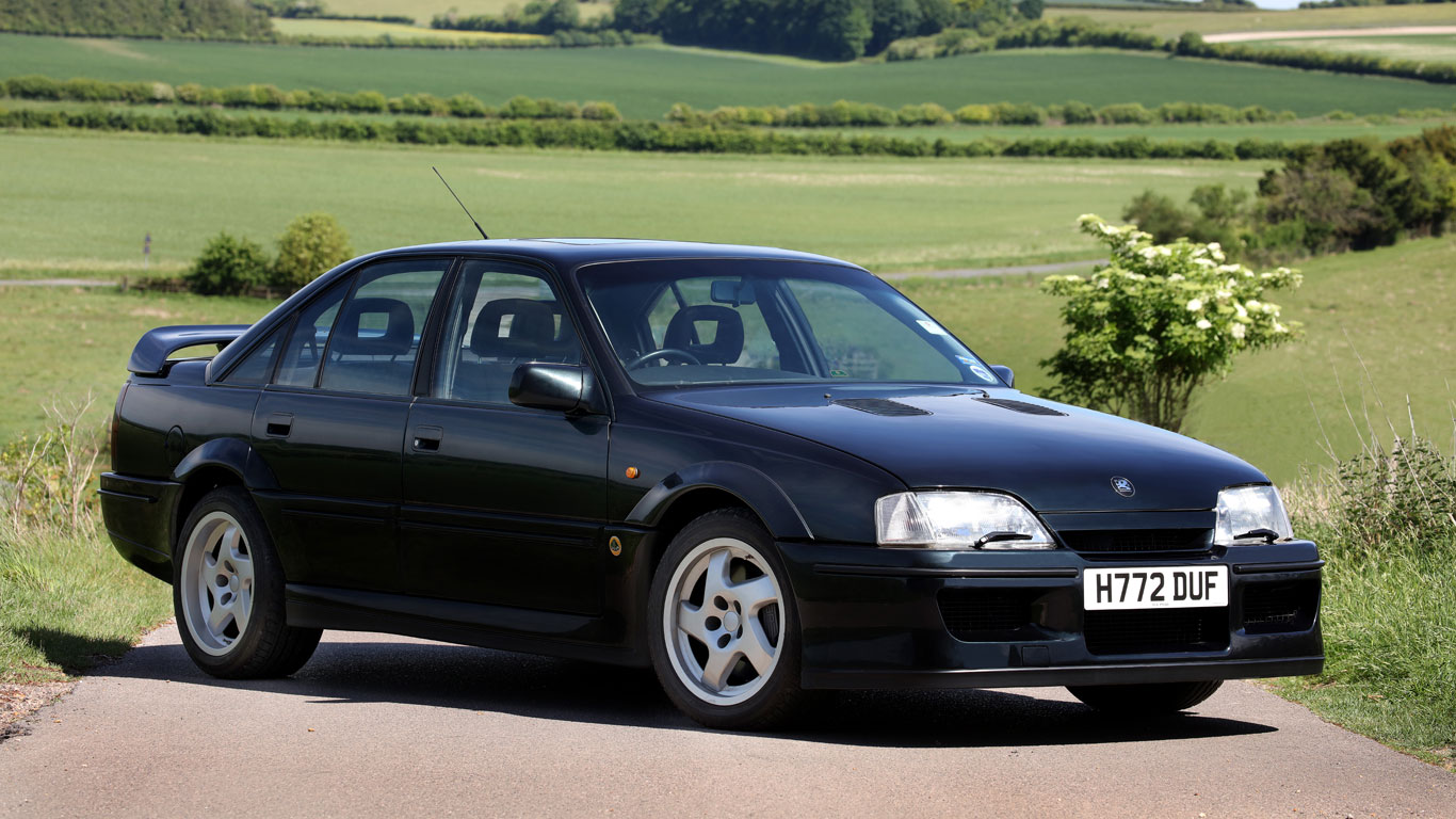 Sierra Cosworth vs. Lotus Carlton