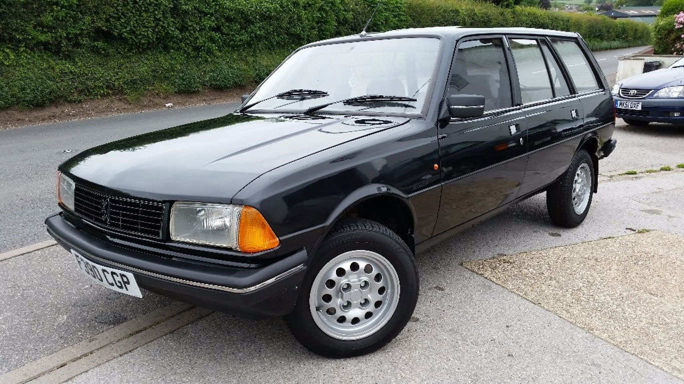 Peugeot 305: £1,795