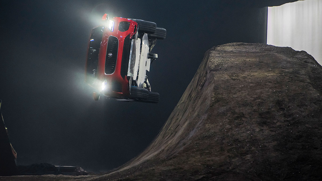 Jaguar E-Pace in record-breaking barrel roll