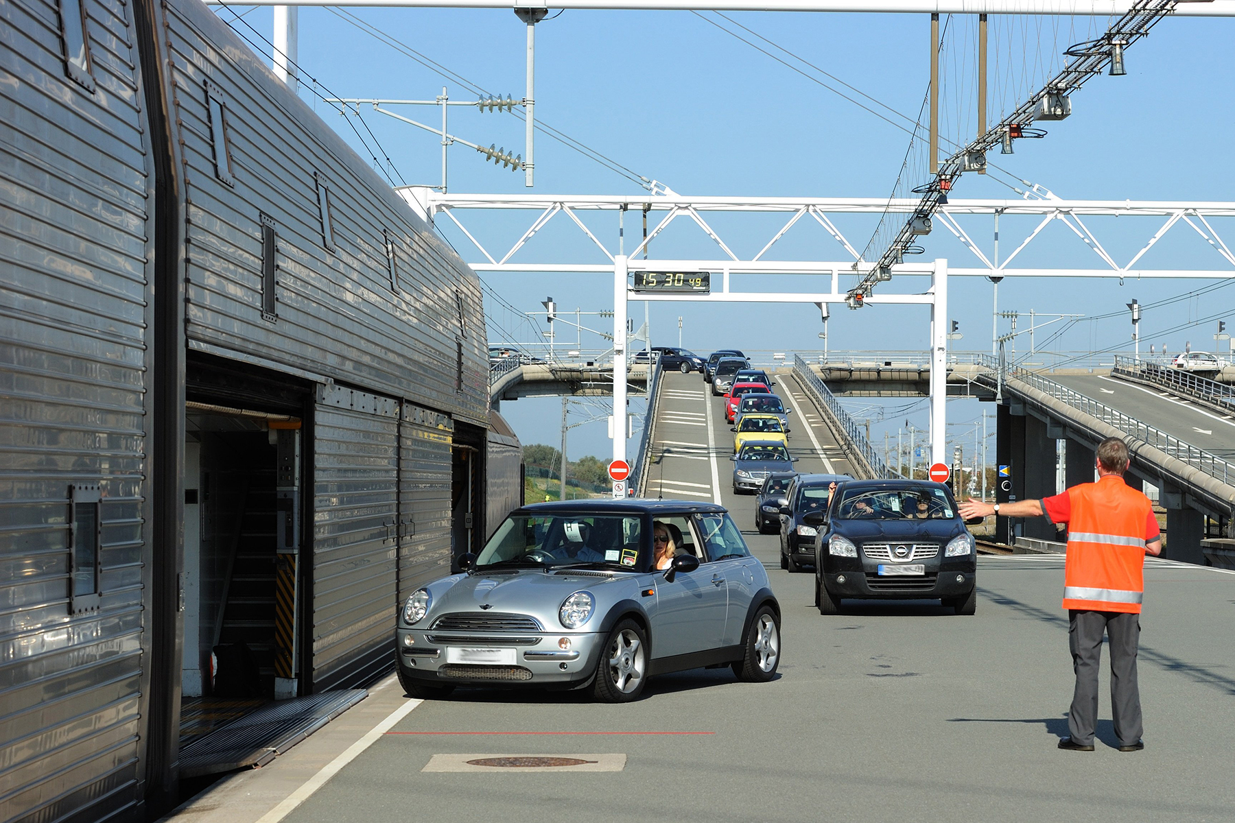 Driving to France: ferry or Eurotunnel?