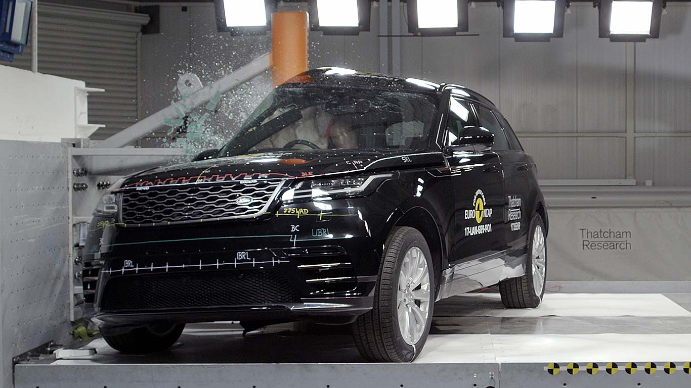 Range Rover Velar pole crash test 2017