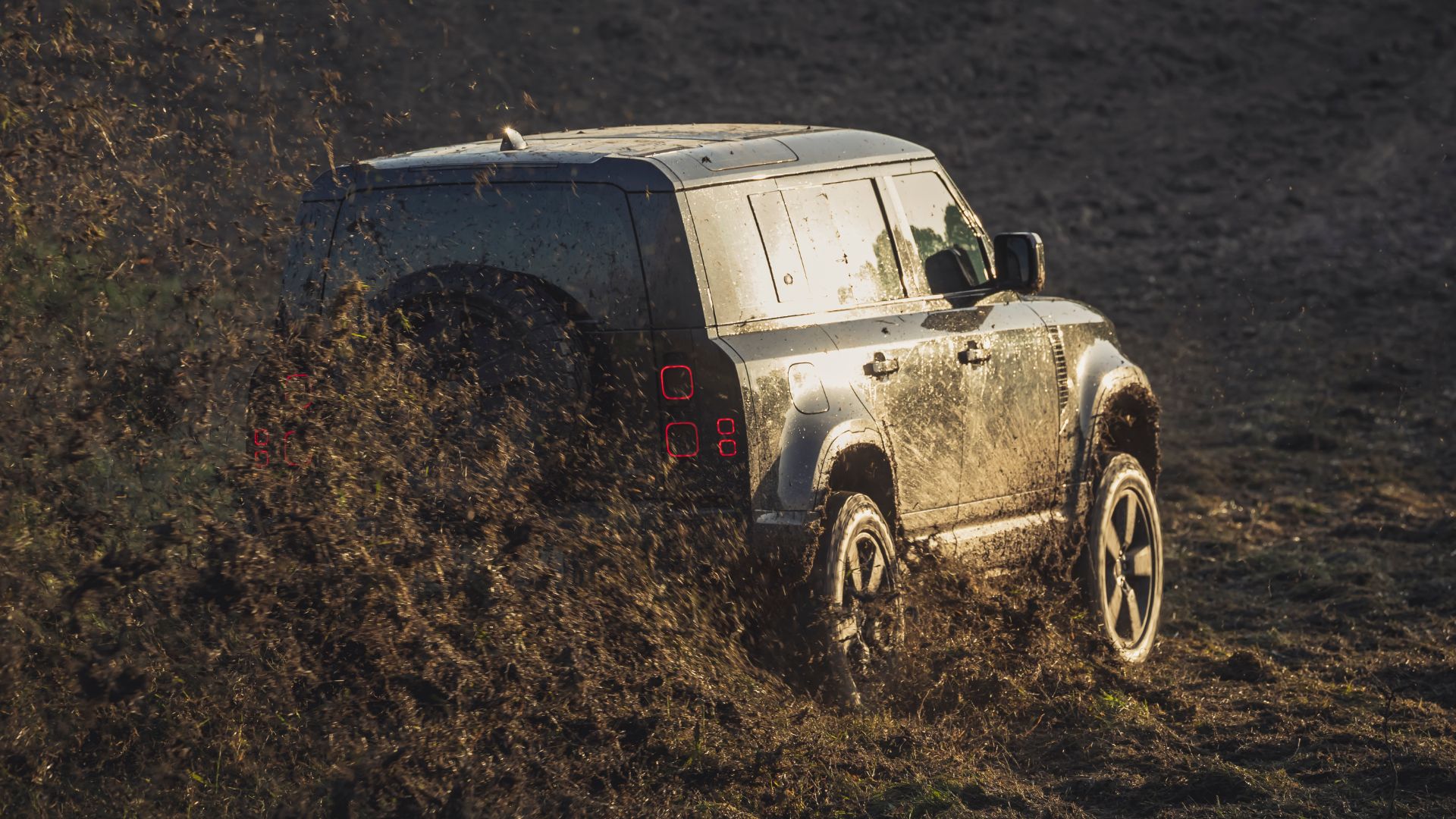 Land Rover Defender No Time To Die