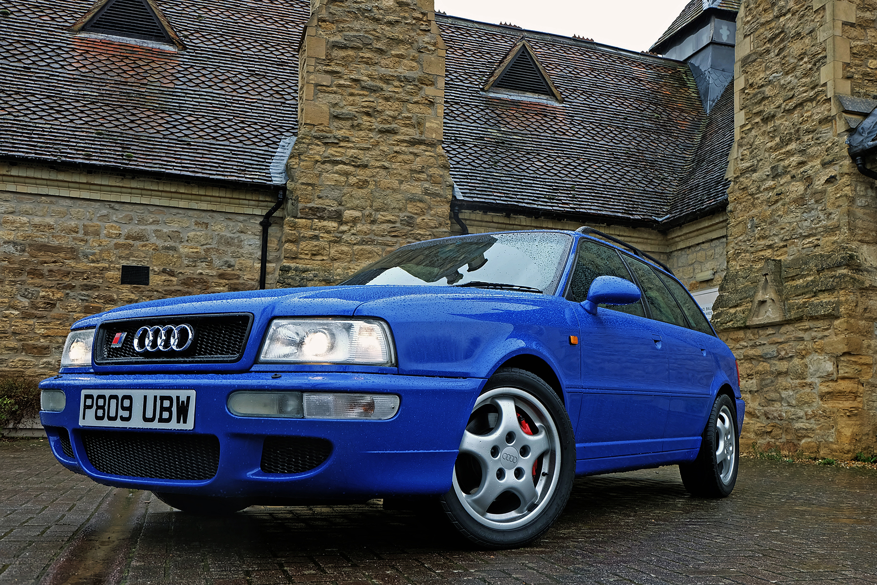 Audi RS2