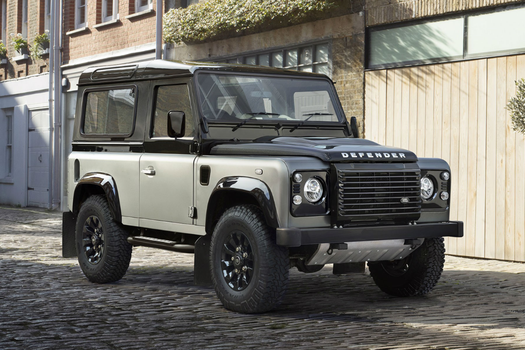 Land Rover Defender Autobiography