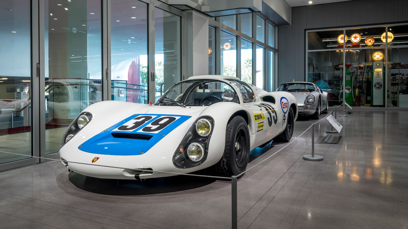 Porsche Passion: an incredible sports car collection