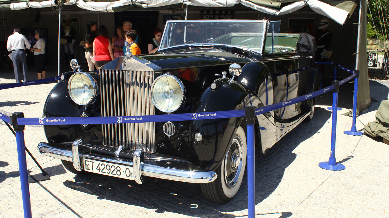 Royal wedding cars of the world