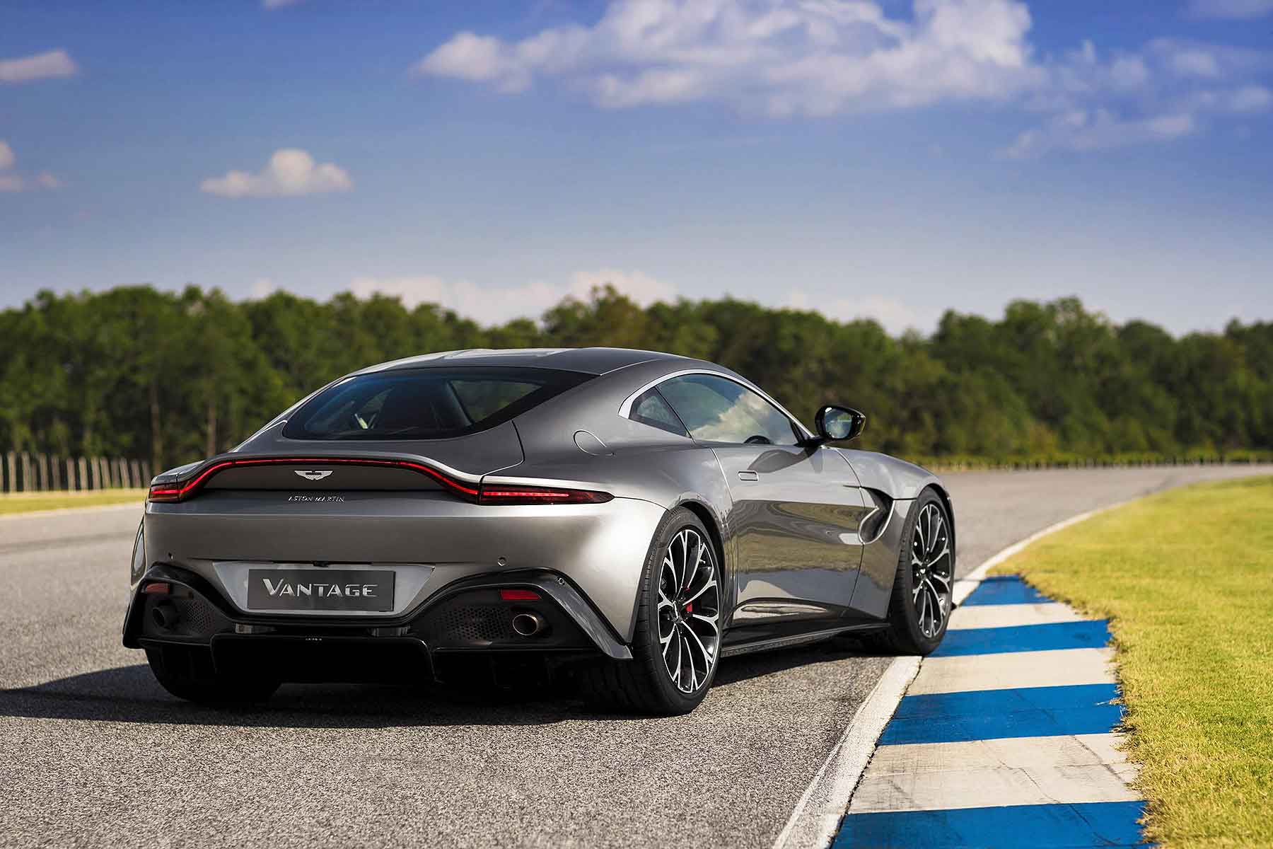 Aston Martin Vantage