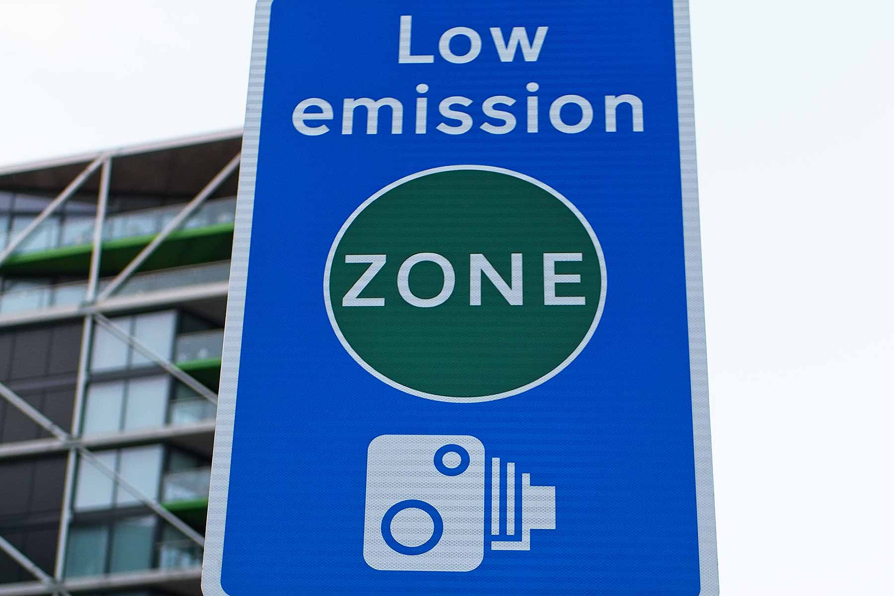 London low emission zone sign