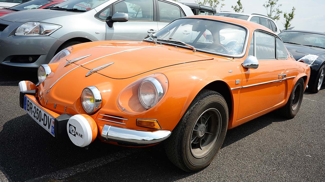 Silverstone Classic 2018 car park: Alpine A110