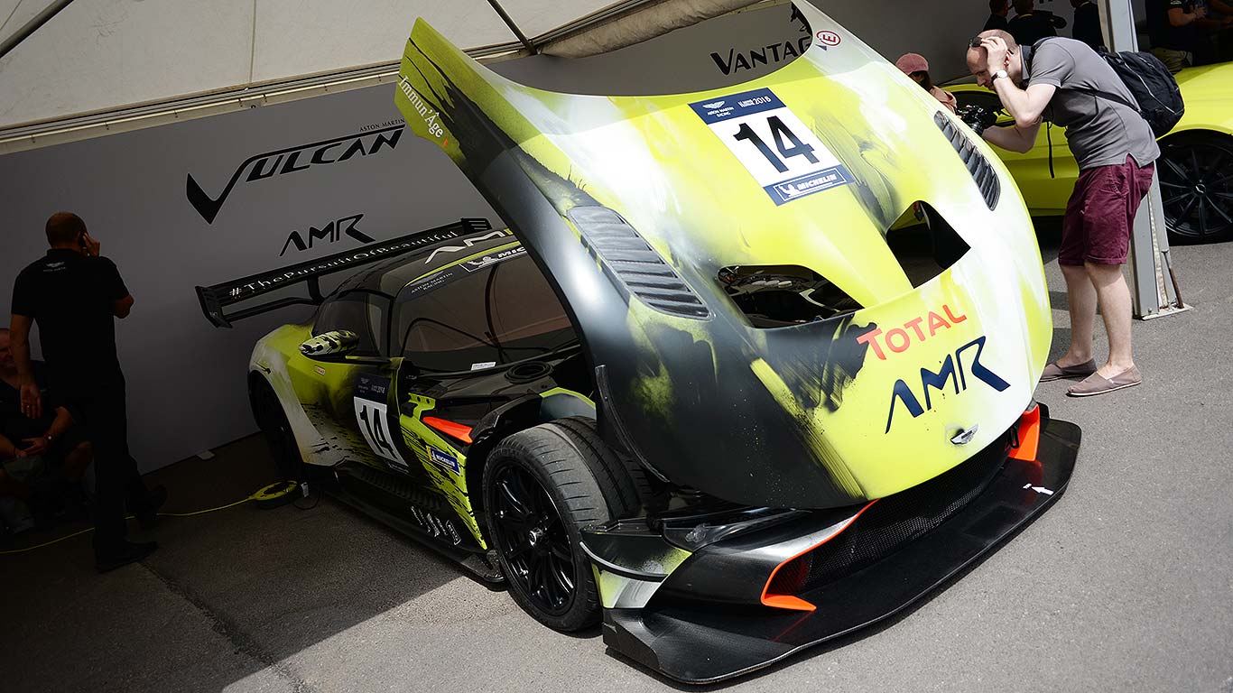 Aston Martin Vulcan AMR Pro