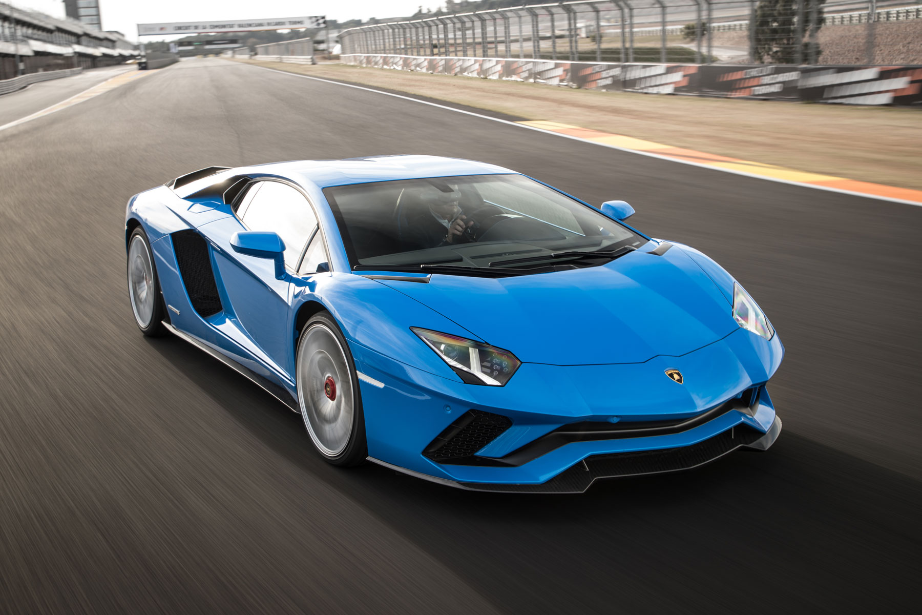 Lamborghini Aventador S Coupe – 2.9 seconds