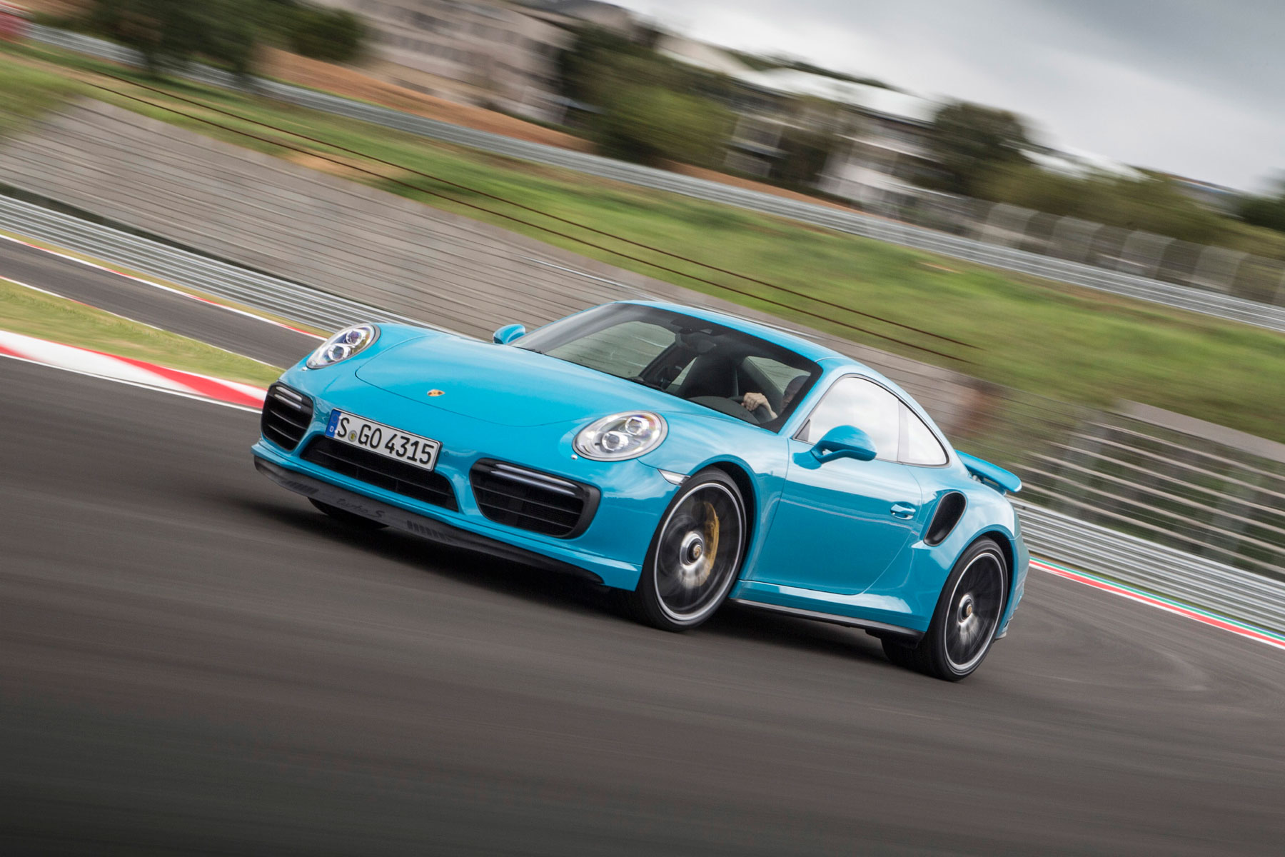 Porsche 911 Turbo S – 2.9 seconds