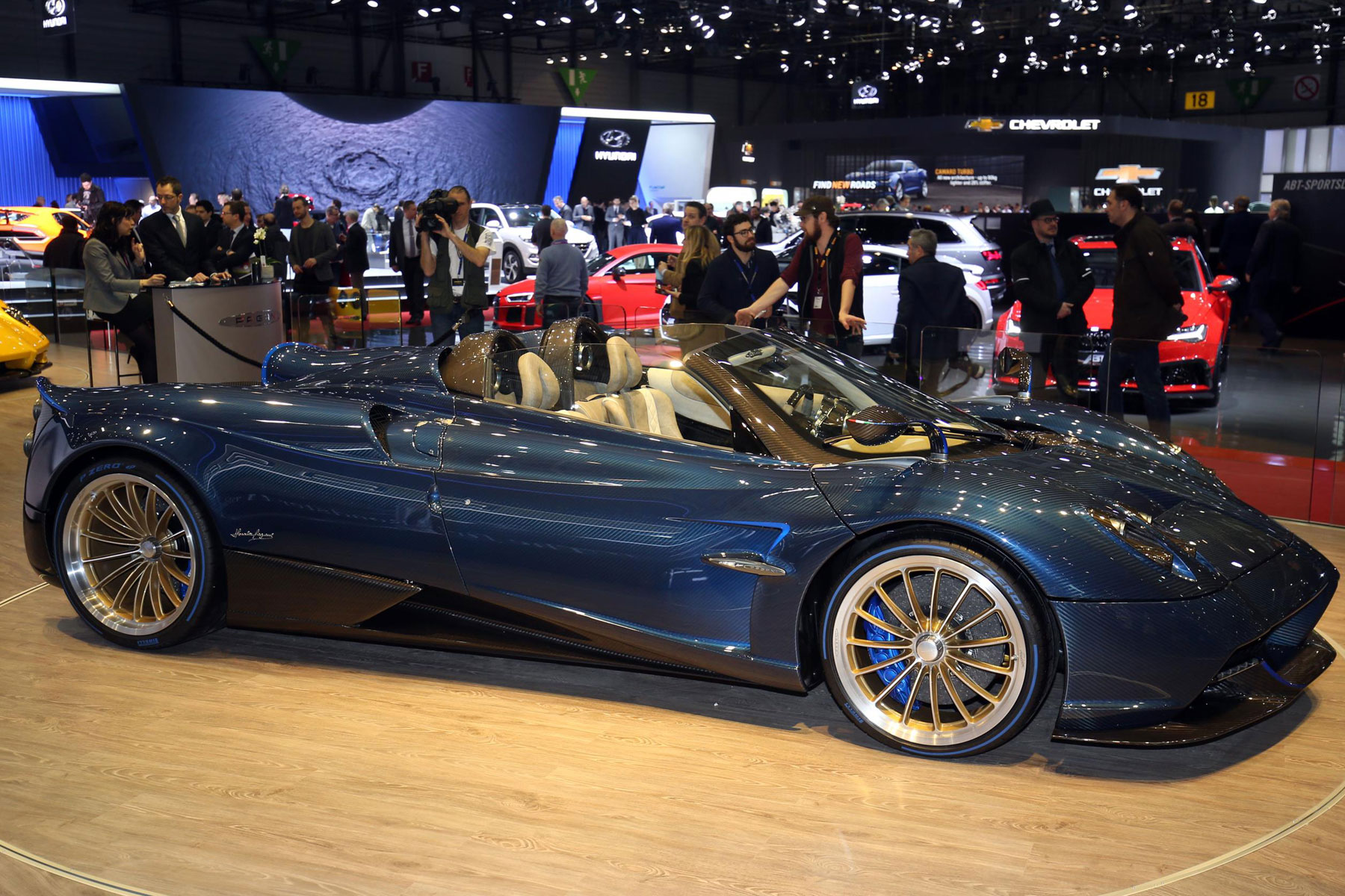 Pagani Huayra Roadster – 2.9 seconds