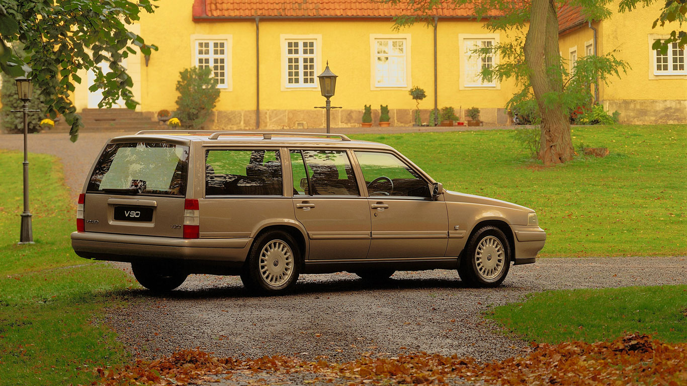 History of Volvo estates