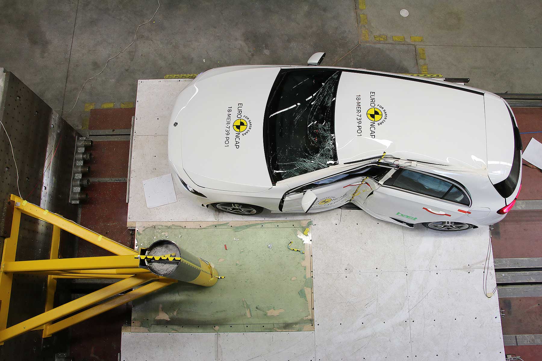 Mercedes-Benz Euro NCAP crash test