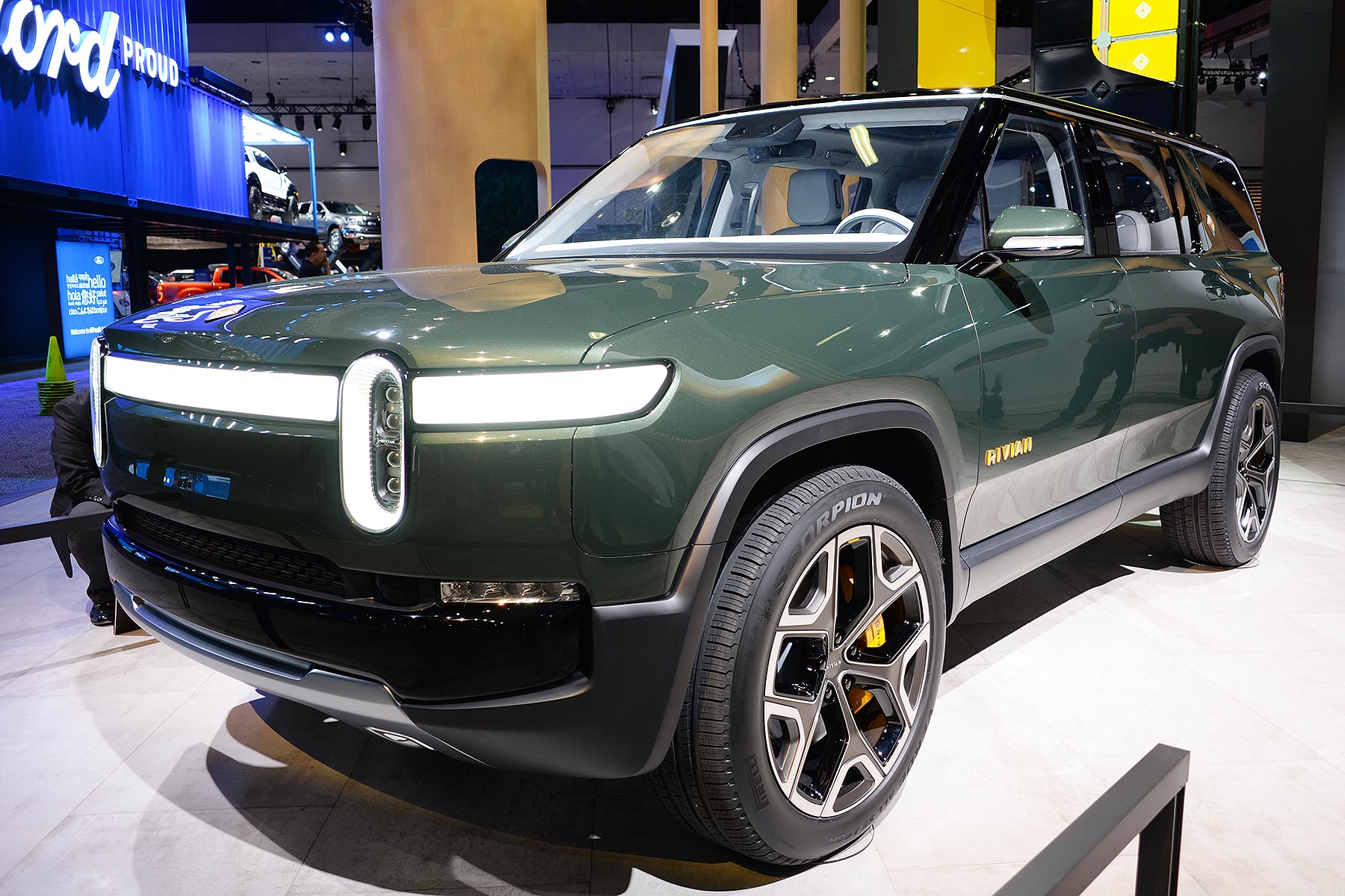 Rivian R1S