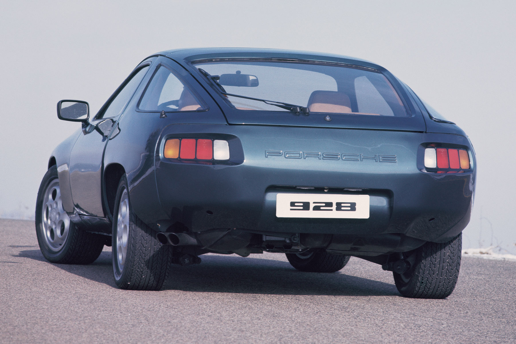 Porsche 928