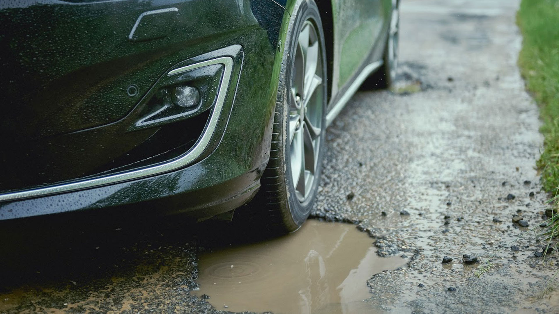 Ford Focus pothole