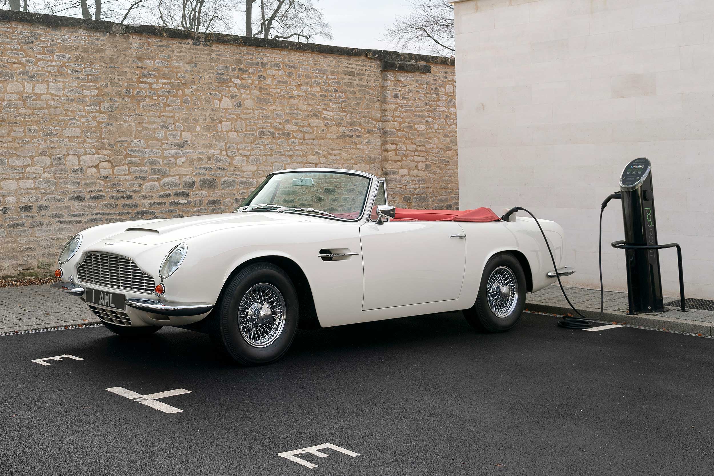 Aston Martin Heritage EV DB6 Volante concept