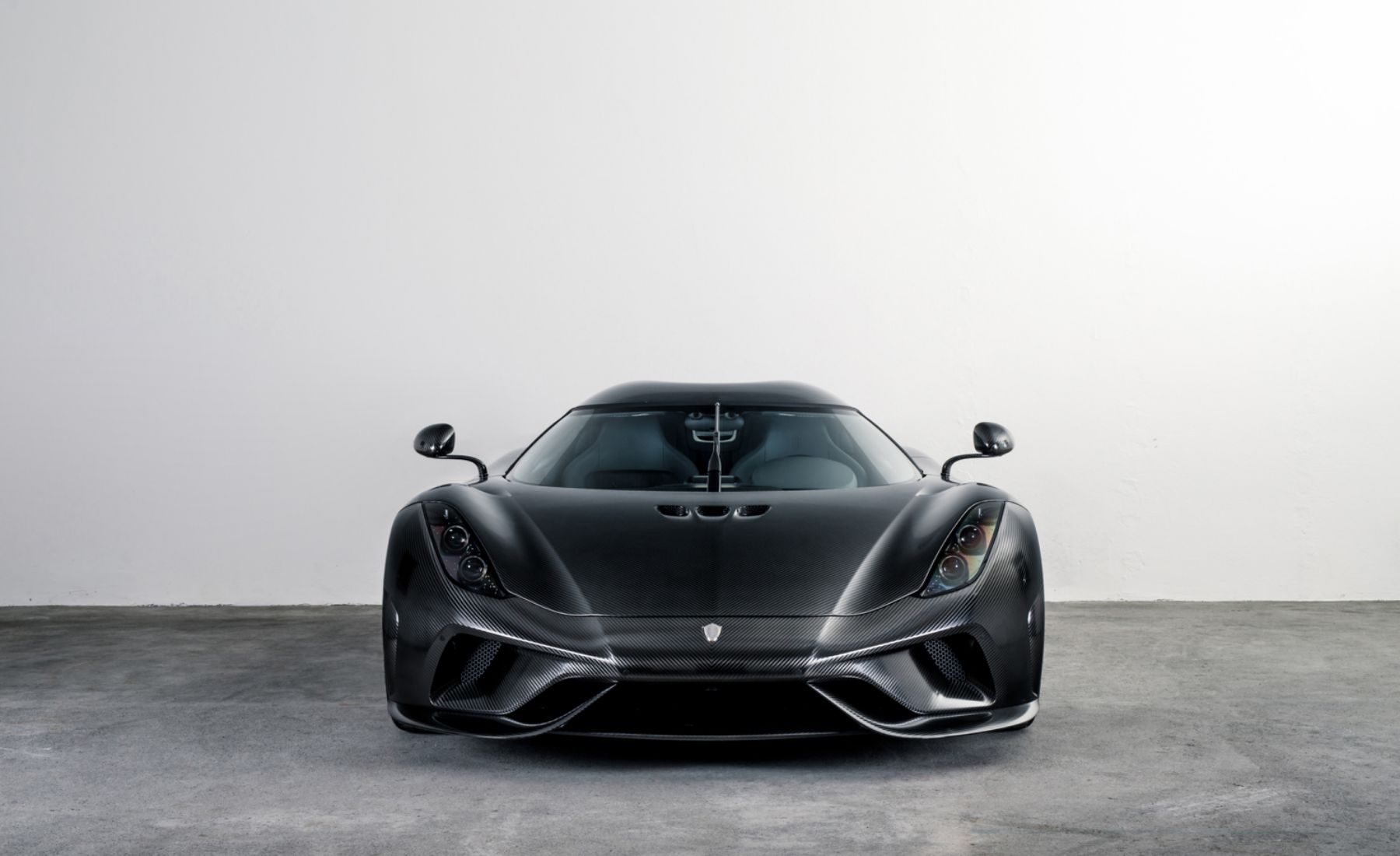 Koenigsegg naked carbon Regera