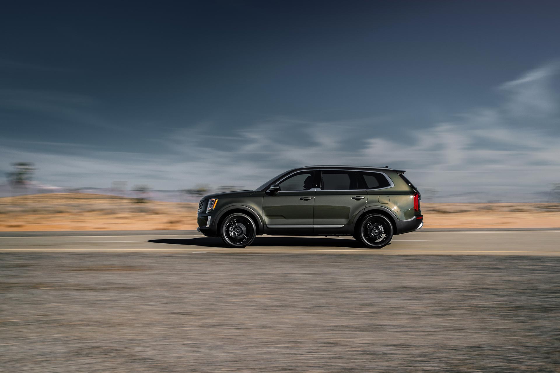 2020 Ford Explorer versus 2020 Kia Telluride