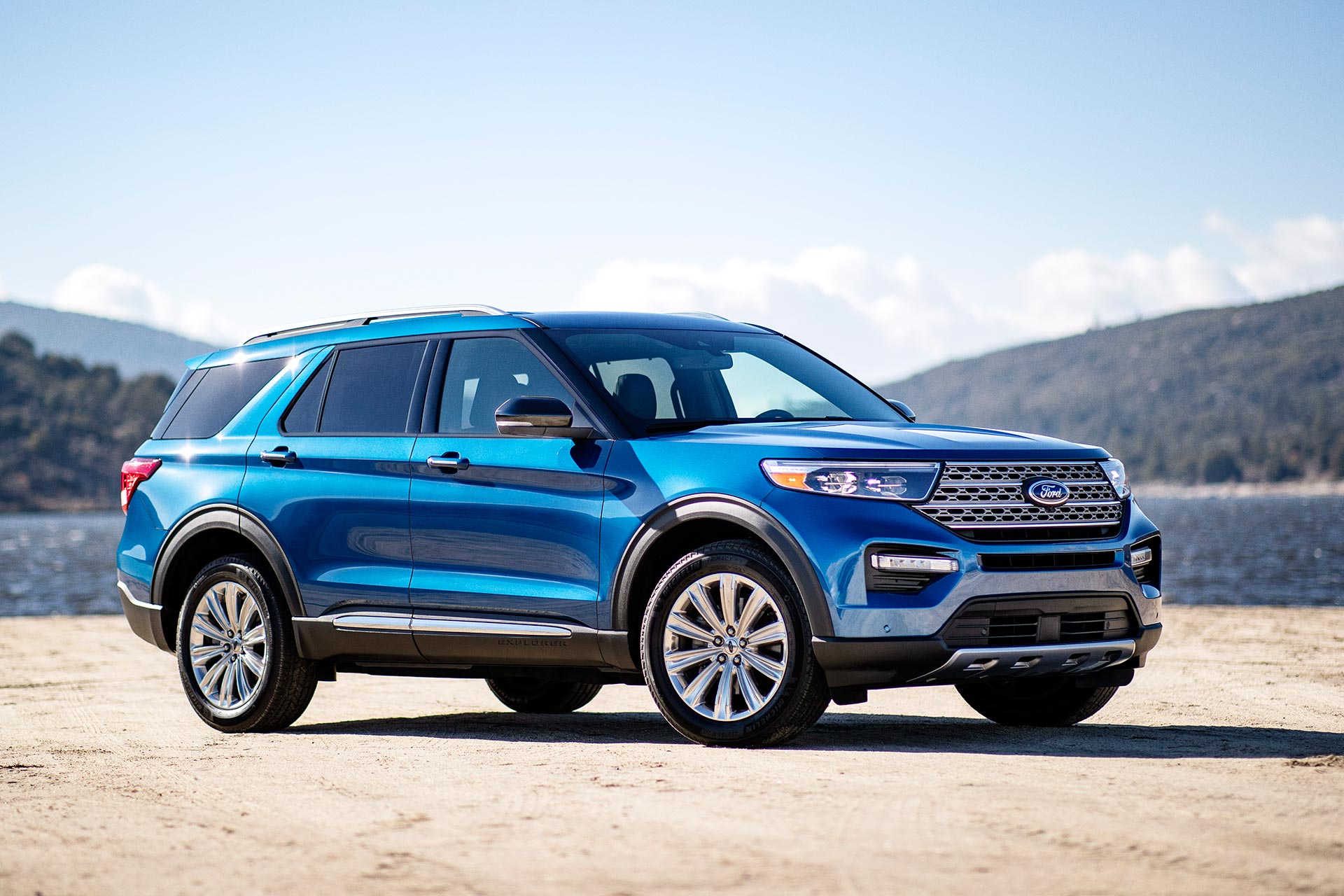 2020 Ford Explorer versus 2020 Kia Telluride