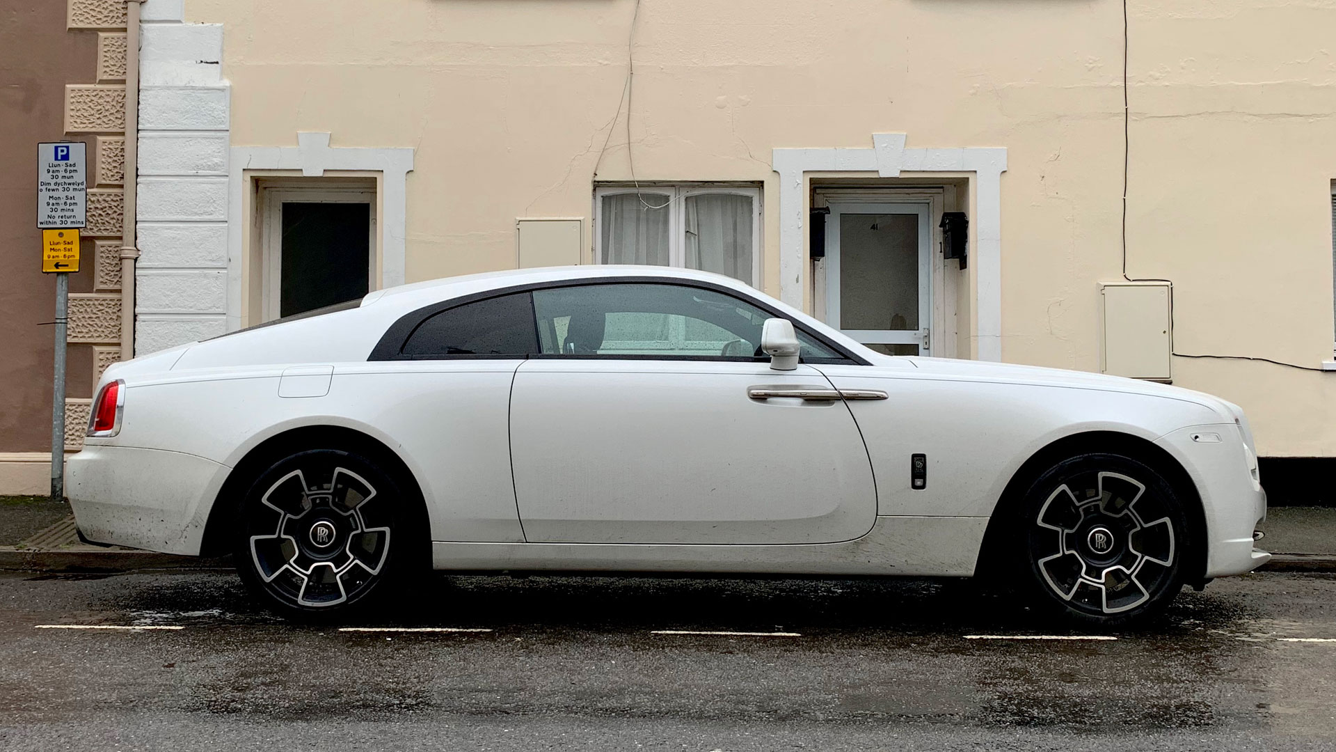 Rolls-Royce Wraith Black Badge Llandovery