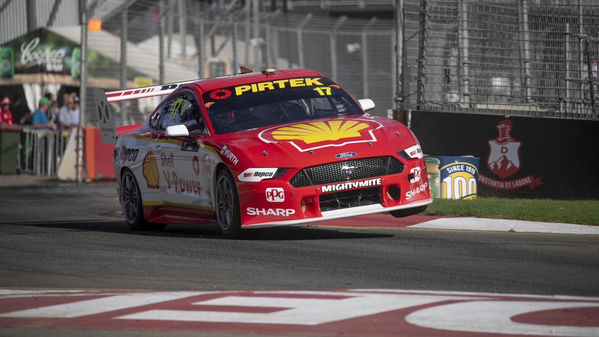 2019 Ford Mustang wins on Supercar debut