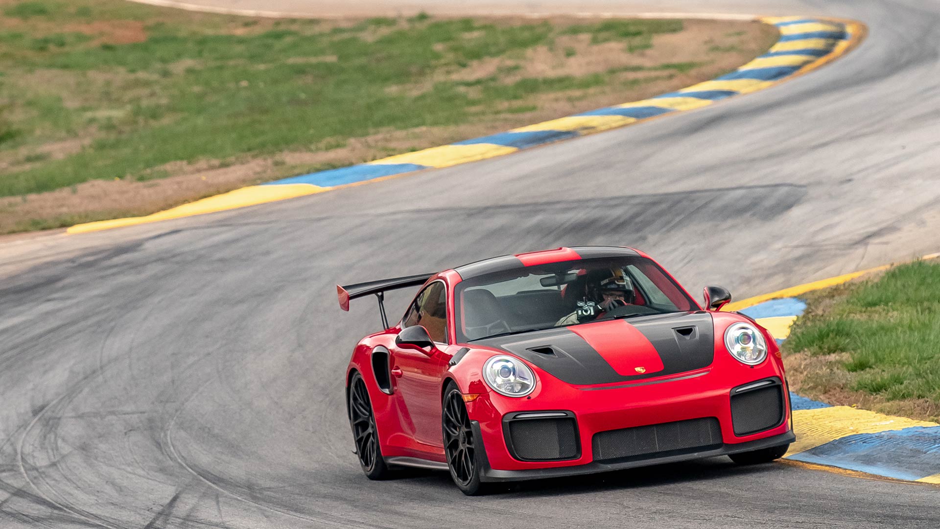 2019 Porsche 911 GT2 RS sets Road Atlanta record