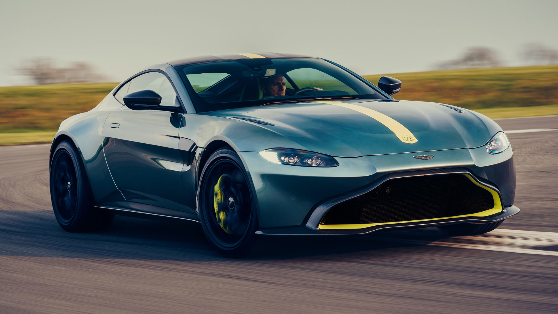 Aston Martin Vantage AMR