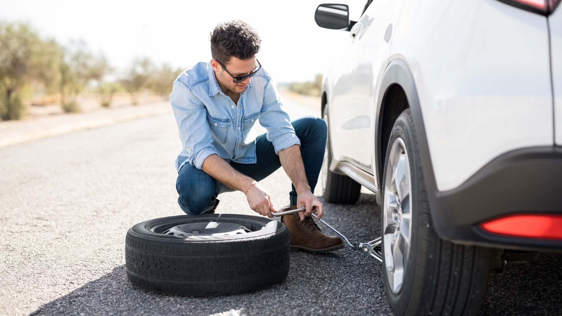 changing a tyre