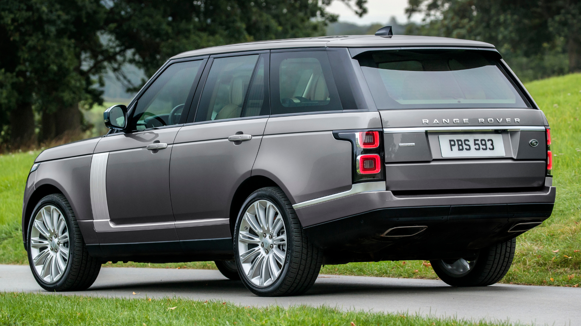 Range Rover straight-six CarPlay