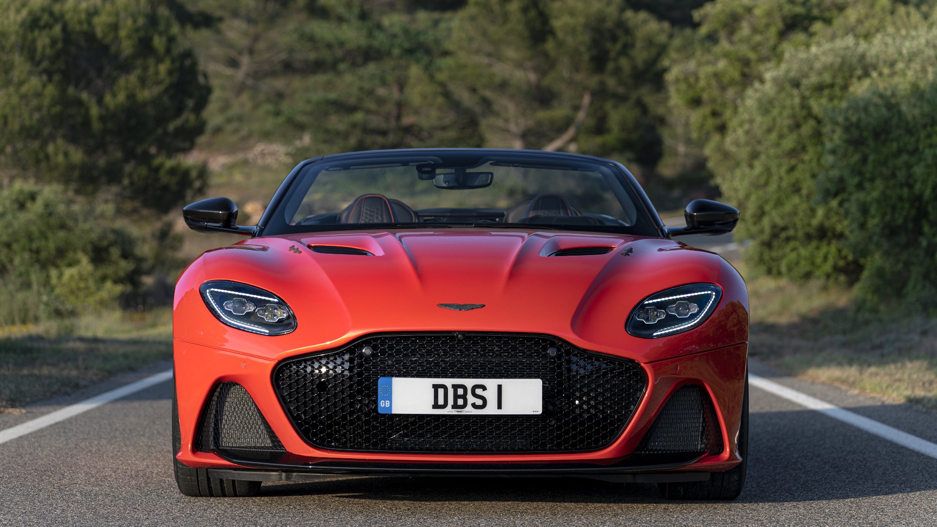 Aston Martin DBS Superleggera Volante