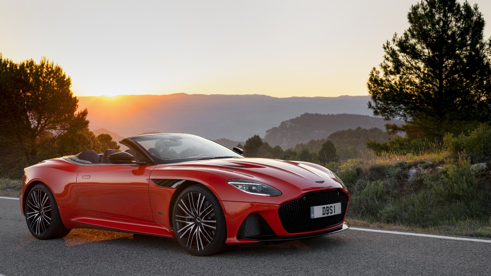 Aston Martin DBS Superleggera Volante