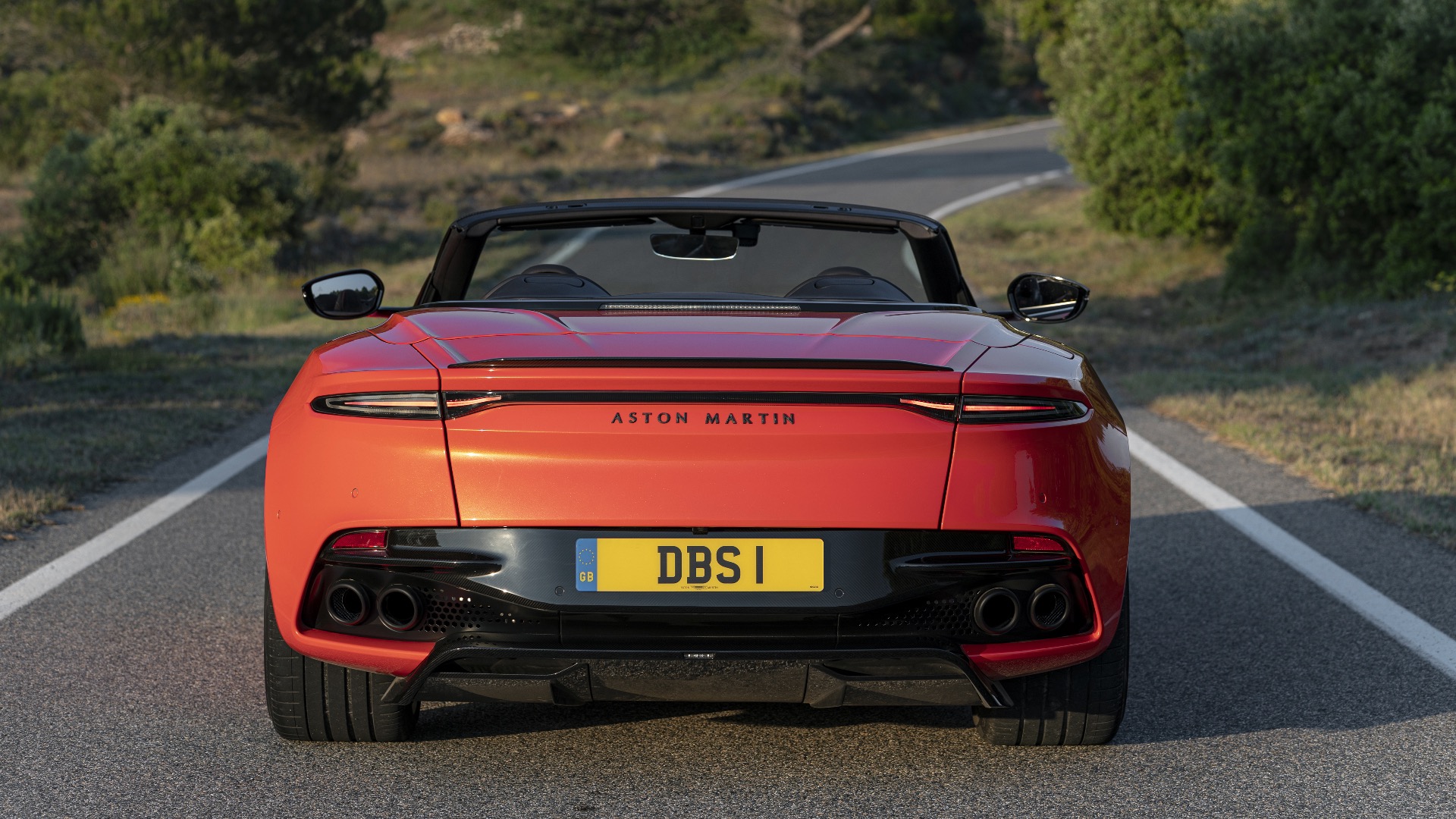 Aston Martin DBS Superleggera Volante